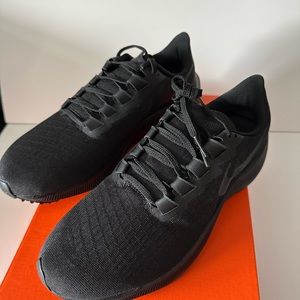 NIKE AIR ZOOM PEGASUS 37